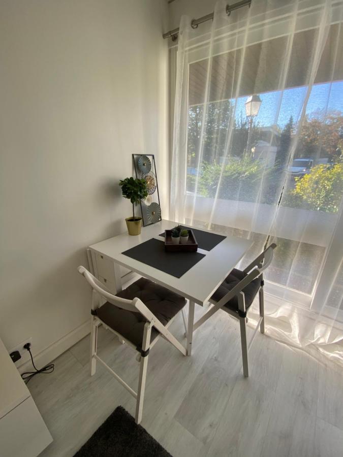 Hanahome 2 Adultes Parking Prive Business & Tourisme Le Chesnay  Exterior foto